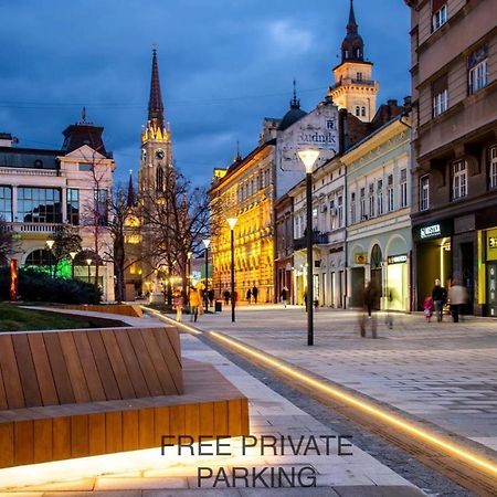 Theatre Square Apartments Novi Sad Eksteriør billede