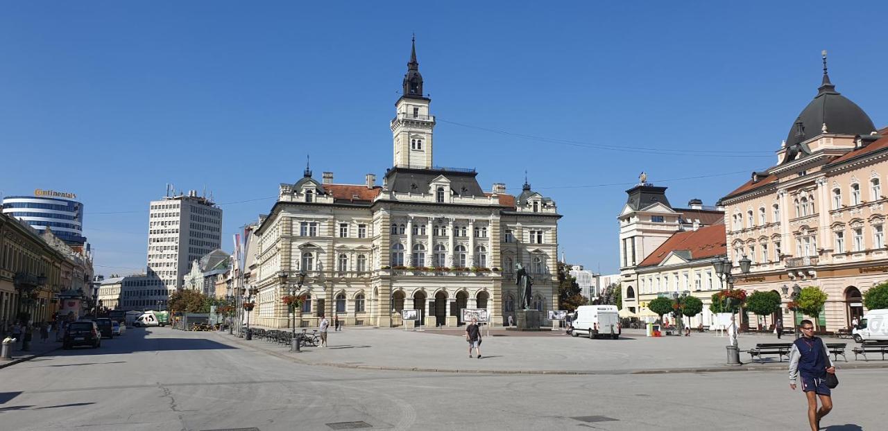 Theatre Square Apartments Novi Sad Eksteriør billede