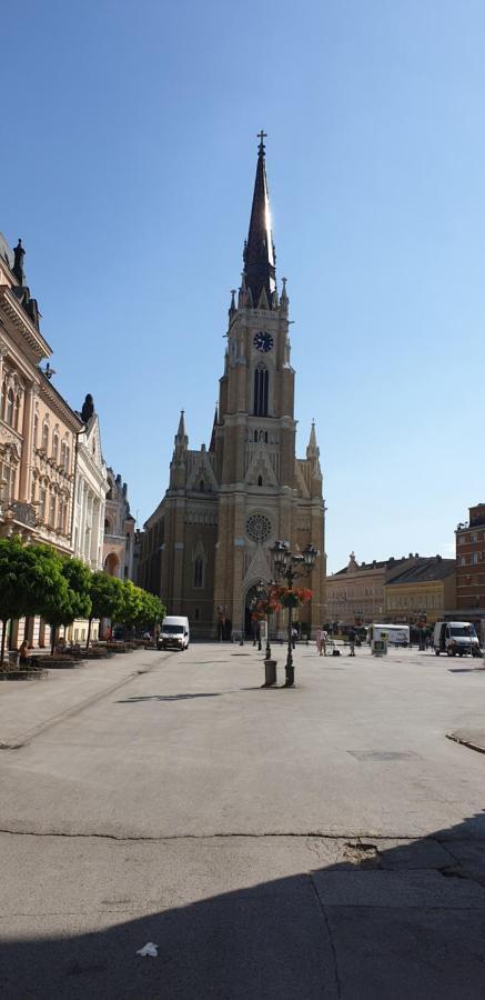 Theatre Square Apartments Novi Sad Eksteriør billede