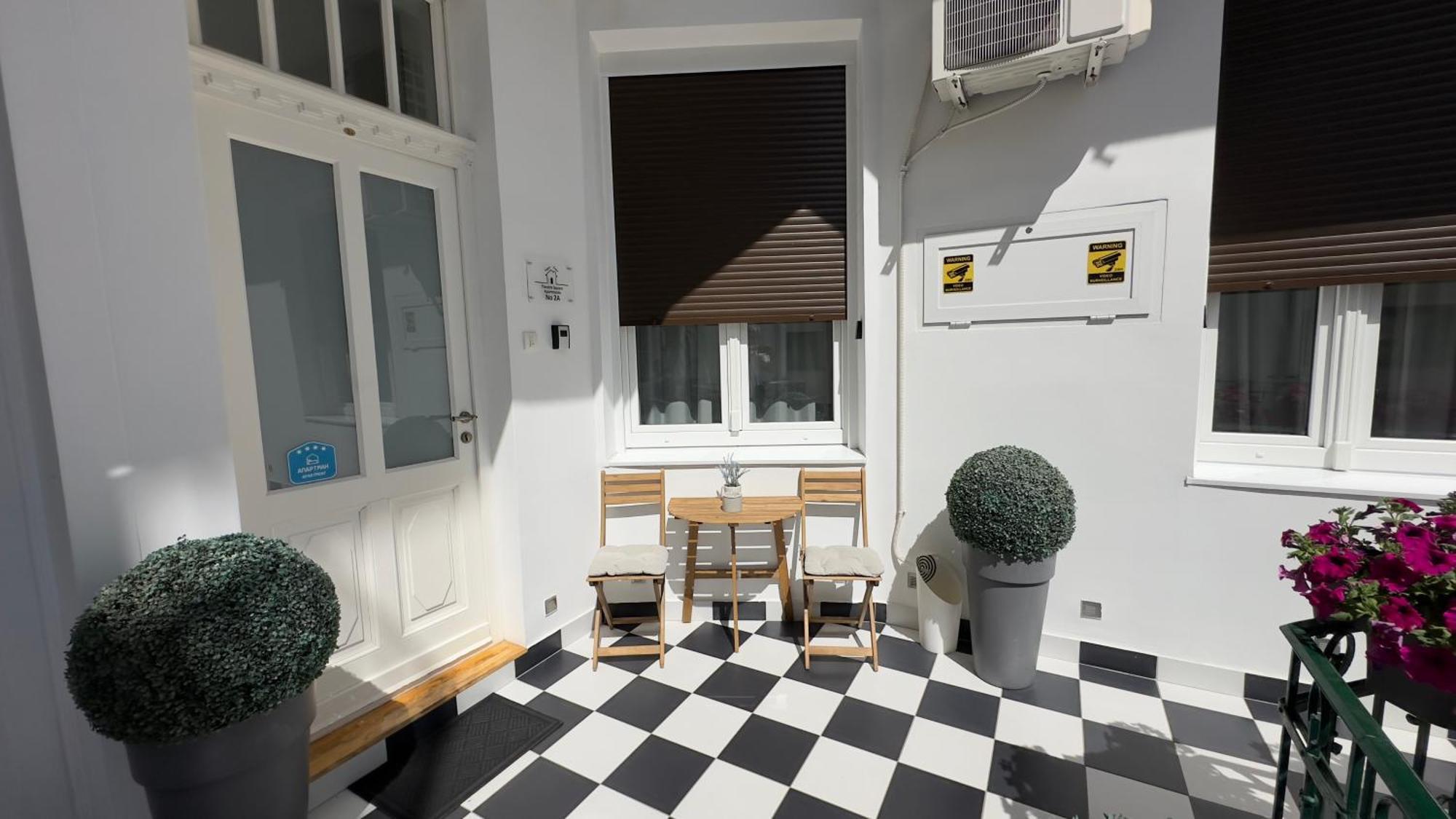 Theatre Square Apartments Novi Sad Eksteriør billede